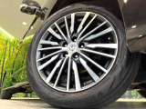 【純正18インチアルミホイール】外観にマッチした純正アルミホイールを装着しております。各種社外アルミホイールや、スタッドレスタイヤも取扱いしております。是非ご相談ください♪