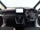 見通しのよいすっきりとした視界で、誰でも運転しやすいです。運転のしやすさは疲れにくさにも繋がりますよ♪