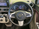 【純正革巻きステアリング】上質な革を使用することで、手にしっかり馴染みとても運転しやすいハンドルです♪