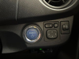 【電動格納ミラー】サイドミラーは電動格納式となっており、狭い駐車場でもキズがつくリスクを抑えられます。
