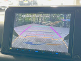 【バックカメラ】駐車時に後方がリアルタイム映像で確認できます。大型商業施設や立体駐車場での駐車時や、夜間のバック時に大活躍!運転スキルに関わらず、今や必須となった装備のひとつです!