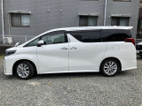 トヨタ車に限らず、全車種にロングラン保証が付いております。走行距離無制限なので、安心しておのり頂けます。