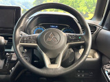 インテリアに合わせたデザインのステアリングは、運転される方のことも考え、運転しやすい形状、大きさです。是非一度、実際に触ってお確かめください。