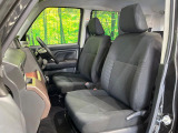 運転席シート廻りは使用感も少なく、良好な状態となっています。前オーナー様が丁寧に使っていたことがよくわかりますね。