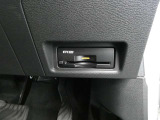 高速道路の料金所もスムーズに通過できるETC。阪神高速はETC使用時に距離料金でお得になります!ビルトインタイプですので、綺麗にスッキリ収まっています。多機能なETC2.0ですよ!!