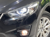 【LEDヘッドライト】悪天候や夜間走行時も良好な視界を確保し安心して運転できる高輝度LEDヘッドライトを装備!点灯速度が早く、消費電力も抑えられています。