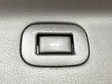 【パワーバックドア】スマートキーや運転席のボタンを押すだけでリアゲートが自動で開閉します!荷物を持っている時や、高い位置にあるバックドアを閉める際に便利な機能です♪