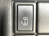 【パワースライドドア】スマートキーや運転席のスイッチでスライドドアの開閉が可能♪電動だから力を入れてドアを開ける必要が無く、小さいお子様でも、重い荷物を持っている時もラクに開け閉めできます♪