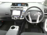 運転席からの視界はこんな感じです☆お気軽にご来店いただき、実際に座って是非お確かめください。ドライバーに寄り添う快適な操作フィールをもたらすステアリングです。