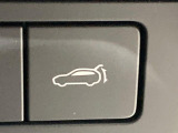 【パワーバックドア】スマートキーや運転席のボタンを押すだけでリアゲートが自動で開閉します!荷物を持っている時や、高い位置にあるバックドアを閉める際に便利な機能です♪