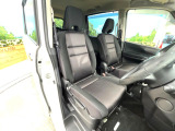 運転席シート廻りは使用感も少なく、良好な状態となっています。丁寧に使われていたことがよくわかりますね。