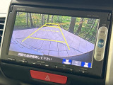 【バックカメラ】駐車時に後方がリアルタイム映像で確認できます。大型商業施設や立体駐車場での駐車時や、夜間のバック時に大活躍!運転スキルに関わらず、今や必須となった装備のひとつです!