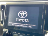 【ディスプレイオーディオ】お持ちのスマホやMP3プレイヤーとの無線接続で音楽再生が可能!コードで繋ぐわずらわしさも無く、手軽にお気に入りの音楽を楽しめます。