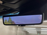 【デジタルインナーミラー】後席の大きな荷物や同乗者で後方が確認しづらい時でも安心!カメラが撮影した車両後方の映像をルームミラー内に表示。クリアな視界で状況の確認が可能です!
