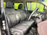 運転席シート廻りは使用感も少なく、良好な状態となっています。丁寧に使われていたことがよくわかりますね。