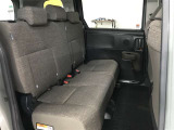 ゆとりある広々とした車内空間は、ドライブを始め買い物やレジャーなど、幅広く活躍します。一人でもみんなとでもお出かけを楽しみましょう!