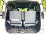 普段のお買い物や通勤、送迎等に十分な荷室スペースを確保しております。セカンドシートを倒すと、大きな荷物の積載も可能です♪