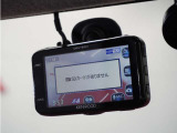 ◆ドライブレコーダー◆映像・音声などを記録する自動車用の装置です。 もしもの事故の際の記録はもちろん、旅行の際の思い出としてドライブの映像を楽しむことができます。