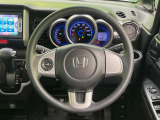 【ステアリングスイッチ】運転中、前方から目線をそらすことなく、オーディオ等の操作が可能な便利機能!安心&快適なドライブを演出してくれます♪