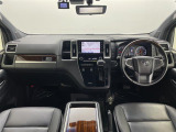 グランエース 2.8 プレミアム ディーゼル 4WD 本革シート