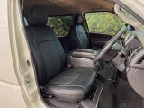 運転席シート廻りは使用感も少なく、良好な状態となっています。丁寧に使われていたことがよくわかりますね。