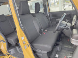 運転席シート廻りは使用感も少なく、良好な状態となっています。前オーナー様が丁寧に使っていたことがよくわかりますね。