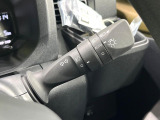 【オートライト】周りの明るさに応じて自動でヘッドライトの点灯・消灯ができる機能です!ライトの付け忘れ・消し忘れなどが無くなり、雨の日や夕方の走行も安心!トンネル通過時も便利ですね♪