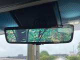 【デジタルインナーミラー】後席の大きな荷物や同乗者で後方が確認しづらい時でも安心!カメラが撮影した車両後方の映像をルームミラー内に表示。クリアな視界で状況の確認が可能です!