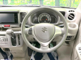 インテリアに合わせたデザインのステアリングは、運転される方のことも考え、運転しやすい形状、大きさです。是非一度、実際に触ってお確かめください。
