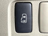 【パワースライドドア】スマートキーや運転席のスイッチでスライドドアの開閉が可能♪電動だから力を入れてドアを開ける必要が無く、小さいお子様でも、重い荷物を持っている時もラクに開け閉めできます♪