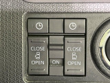 【両側パワースライドドア】スマートキーや運転席のスイッチで後席両側スライドドアの開閉が可能♪電動だから力を入れてドアを開ける必要が無く、小さなお子様でも簡単に開け閉めでき快適です♪
