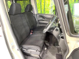 運転席シート廻りは使用感も少なく、良好な状態となっています。丁寧に使われていたことがよくわかりますね。