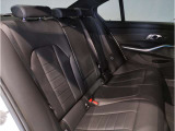 【エアバック】BMWのエアバックやその他の安全装備は、互いに補完しあう事で徹底した安全性を貫きます。万一の事故の際にそれぞれ最適な保護を提供してくれます!