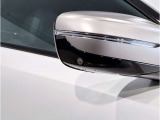 【BMWミラー】視認性の高いスタイリッシュなミラー。自動防眩機能も付いており夜間のドライビングをサポートします。