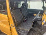 運転席シート廻りは使用感も少なく、良好な状態となっています。丁寧に使われていたことがよくわかりますね。