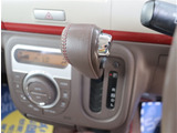 【車屋】として、長く車業界に従事した経験豊富なスタッフが多数在籍しております。