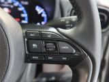アダプティブクルーズコントロール機能付きです。走行中に先行車の様子を検知しながら、設定した車速の範囲内で先行車との距離のキープを支援します。詳細は販売店スタッフまでおたずねください。