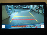 バックガイドモニター装備!ガイド線が目安になり駐車が苦手な方でも安心です!