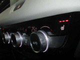 運転席/助手席シートヒーター