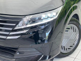 【LEDヘッドライト】悪天候や夜間走行時も良好な視界を確保し安心して運転できる高輝度LEDヘッドライトを装備!点灯速度が早く、消費電力も抑えられています。