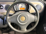 【純正革巻きステアリング】上質な革を使用することで、手にしっかり馴染みとても運転しやすいハンドルです♪