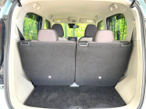 普段のお買い物や通勤、送迎等に十分な荷室スペースを確保しております。セカンドシートを倒すと、大きな荷物の積載も可能です♪