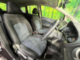 運転席シート廻りは使用感も少なく、良好な状態となっています。前オーナー様が丁寧に使っていたことがよくわかりますね。