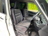 運転席シート廻りは使用感も少なく、良好な状態となっています。丁寧に使われていたことがよくわかりますね。