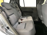 ゆとりある広々とした車内空間は、ドライブを始め買い物やレジャーなど、幅広く活躍します。一人でもみんなとでもお出かけを楽しみましょう!