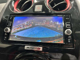 【バックカメラ】運転席から画面上で安全確認ができます。駐車が苦手な方にもオススメな便利機能です。
