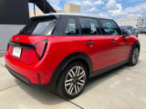 MINI認定中古車は第三者品質評価制度も採用しております。AIS方式による車両品質評価制度も導入し公平な車両コンデション評価を行うことにより車両品質の透明性を高めると同時に更なる信頼と安心をお届けします