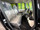 運転席シート廻りは使用感も少なく、良好な状態となっています。丁寧に使われていたことがよくわかりますね。