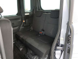 ゆとりある広々とした車内空間は、ドライブを始め買い物やレジャーなど、幅広く活躍します。一人でもみんなとでもお出かけを楽しみましょう!