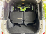 普段のお買い物や通勤、送迎等に十分な荷室スペースを確保しております。シートを倒すと、大きな荷物の積載も可能です♪
